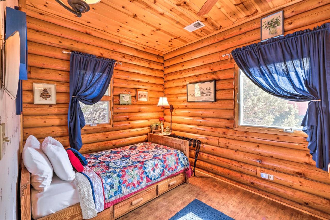 Quaint Williams Cabin Near Grand Canyon Екстериор снимка