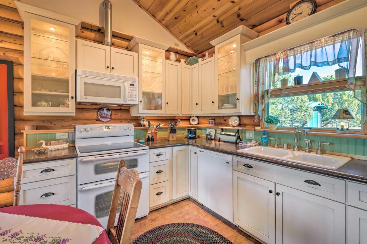 Quaint Williams Cabin Near Grand Canyon Екстериор снимка
